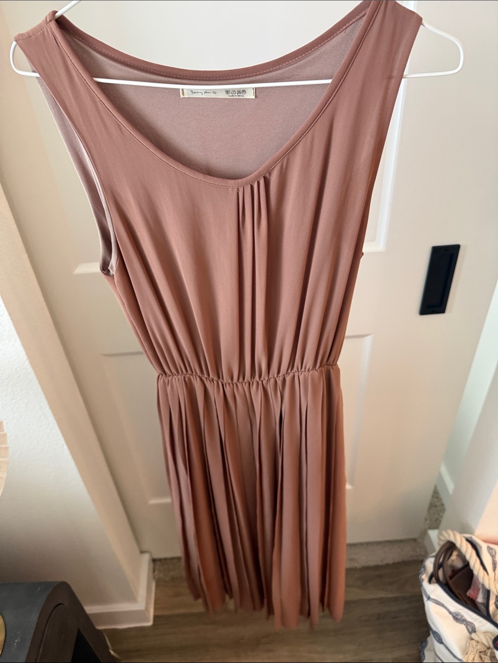 Sleeveless Pleated Midi Dress in Mauve